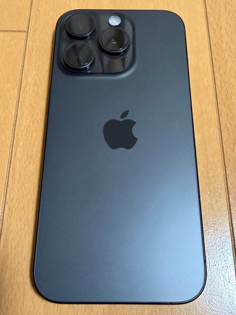 Apple iPhone 15 Pro ブラックチタニウム　128G