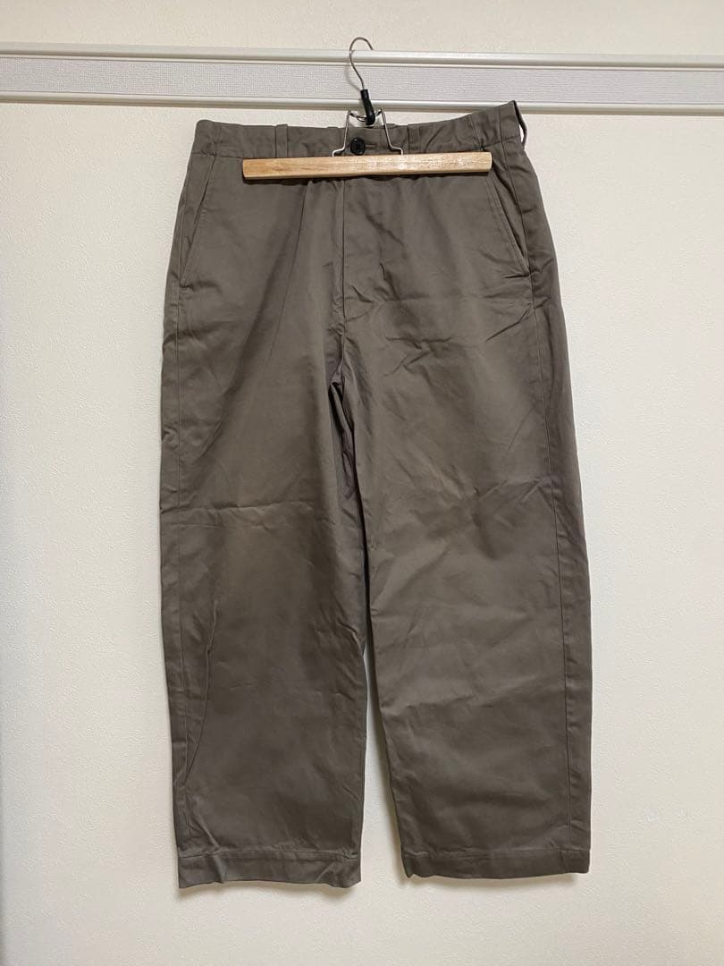 ユニバーサルプロダクツ　チノパン