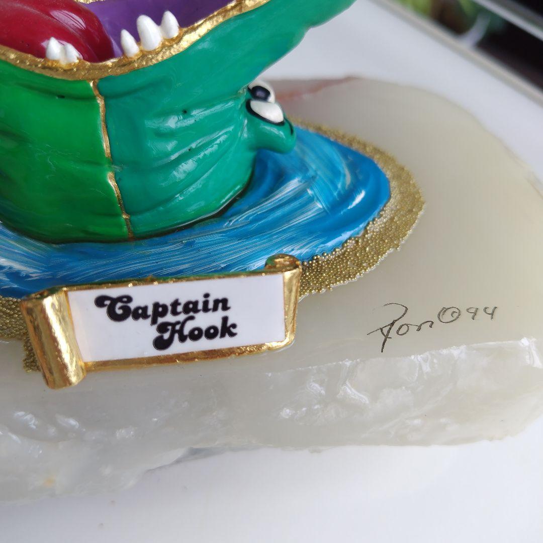 レア美品です！DISNEY Captain Hook 天然石 台座 フィギュア