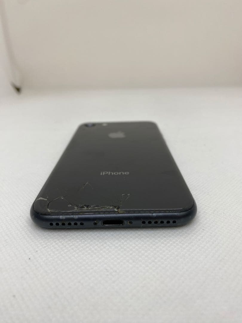 Iphone 8 64GB Sim フリー　13419