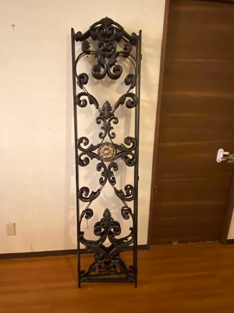 12/20まで！アンティーク調　アイアン製装飾パーテーション 3パネル