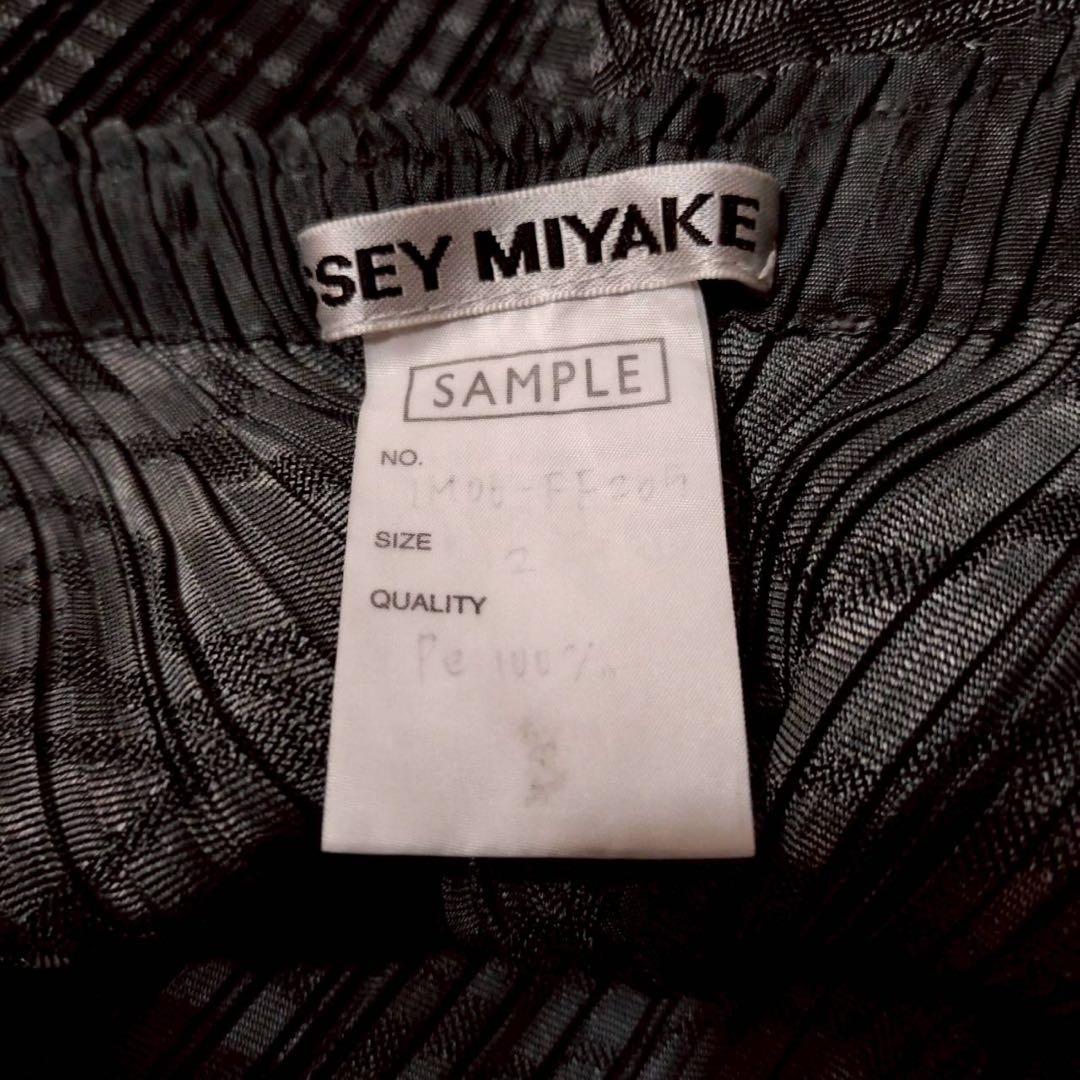 希少なサンプル品 プリーツプリーズ イッセイミヤケ サルエルパンツ ワイド 総柄