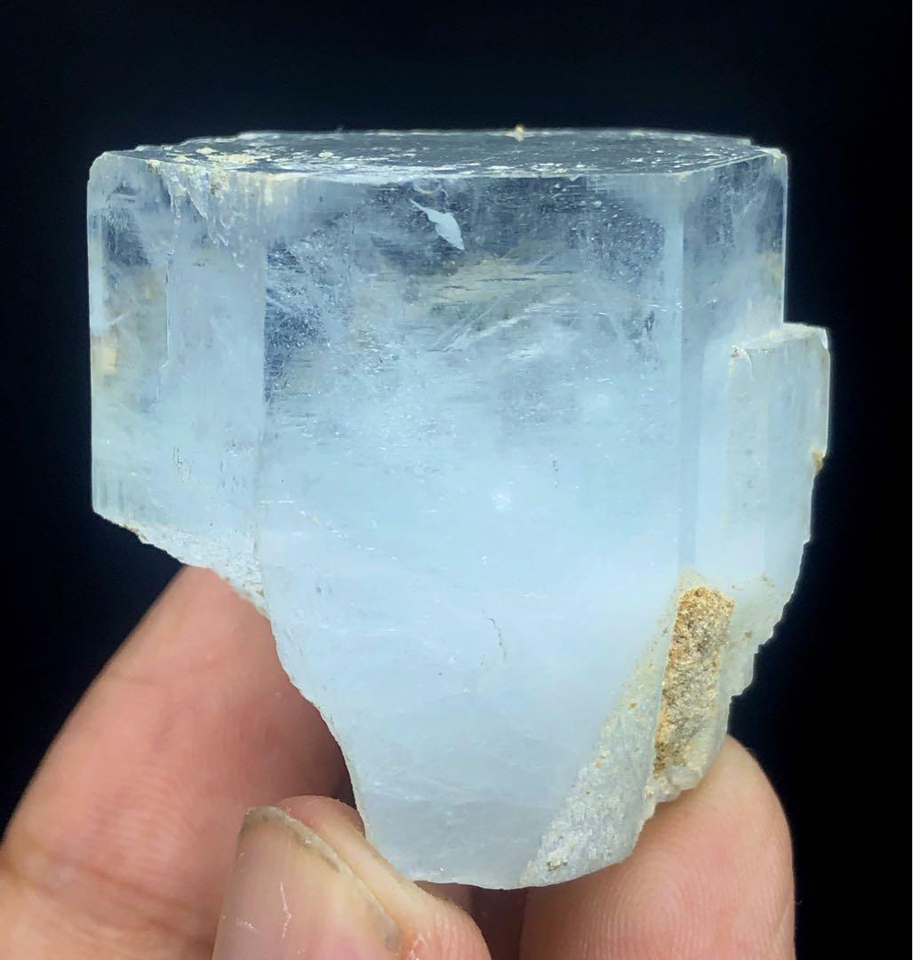 天然のブルーアクアマリンと雲母Blue Aquamarine With Mica