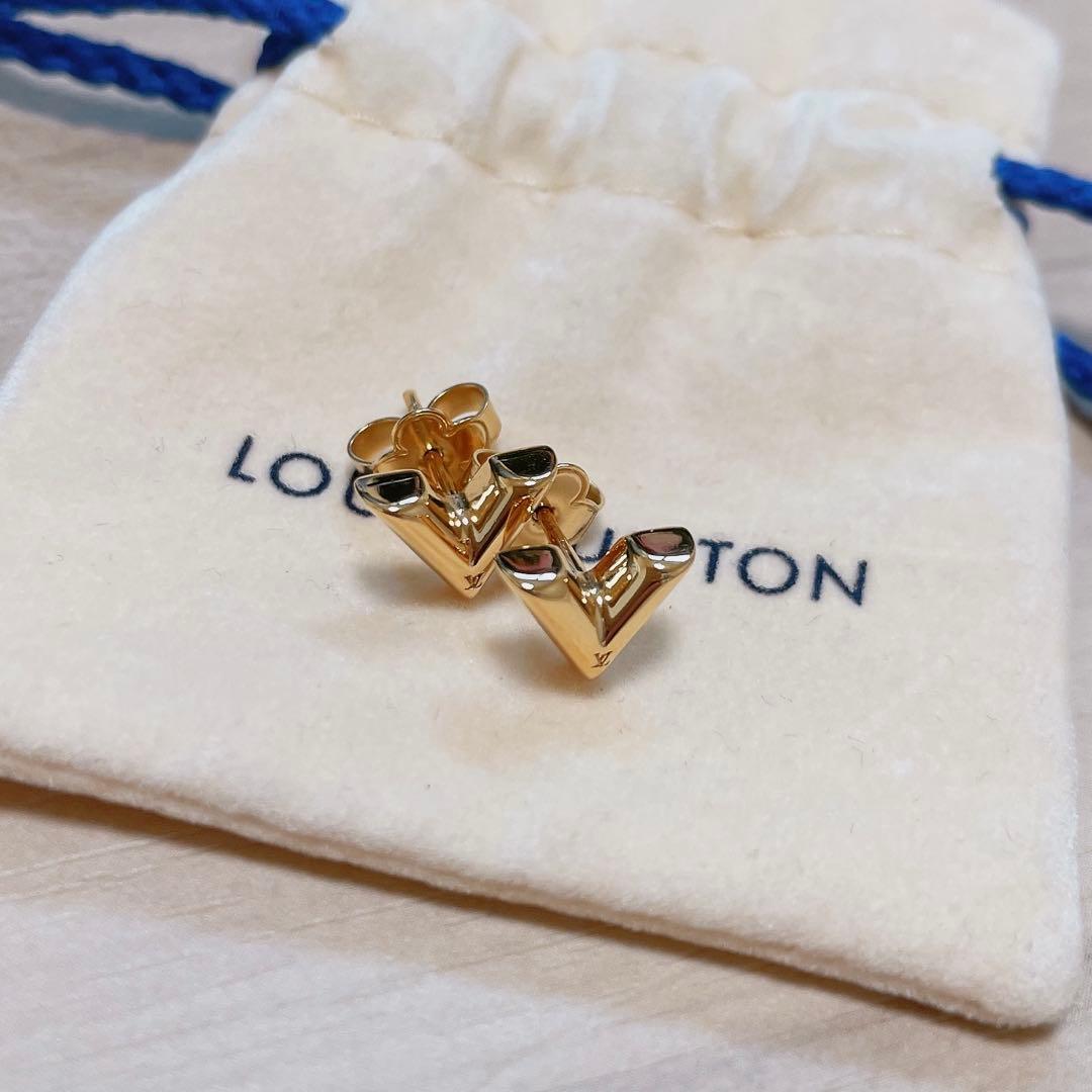 LOUIS VUITTON エッセンシャルV