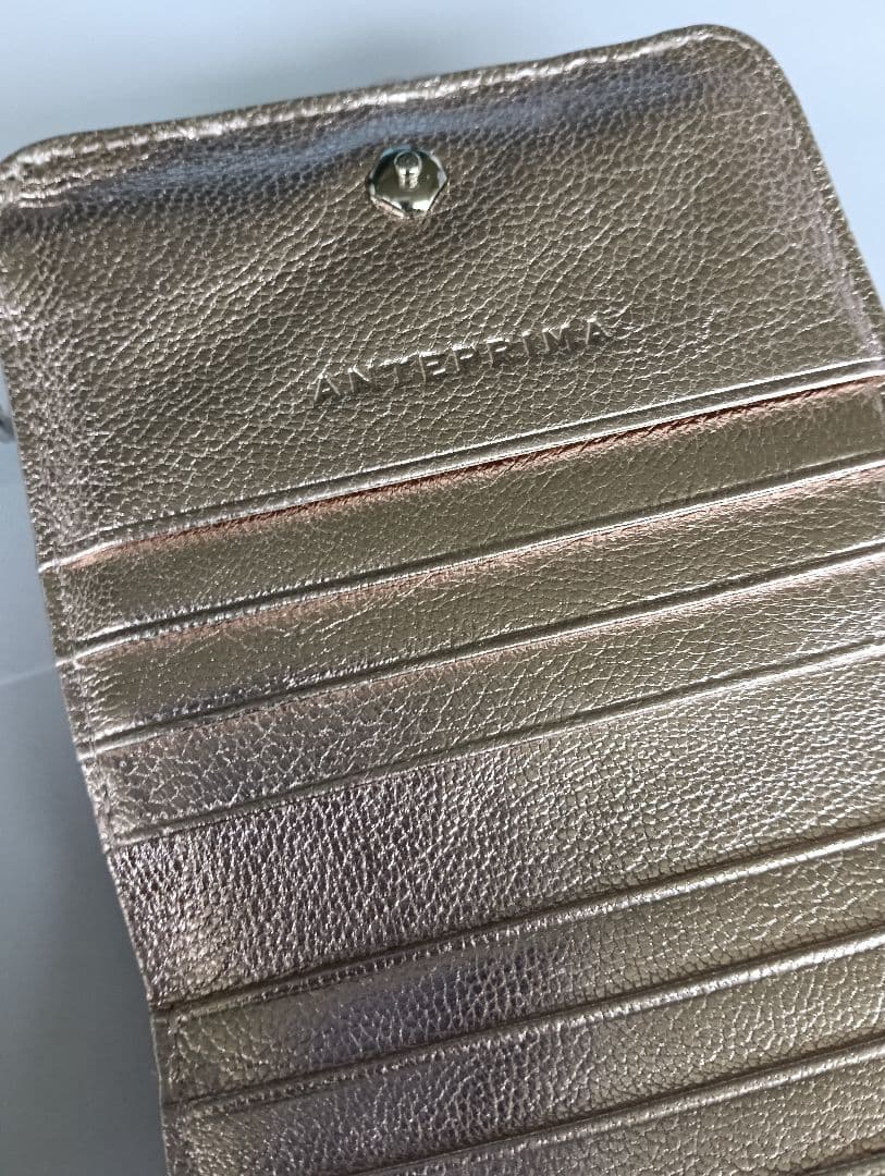 美品　アンテプリマ　二つ折り財布　コンパクト　パール　ピンク