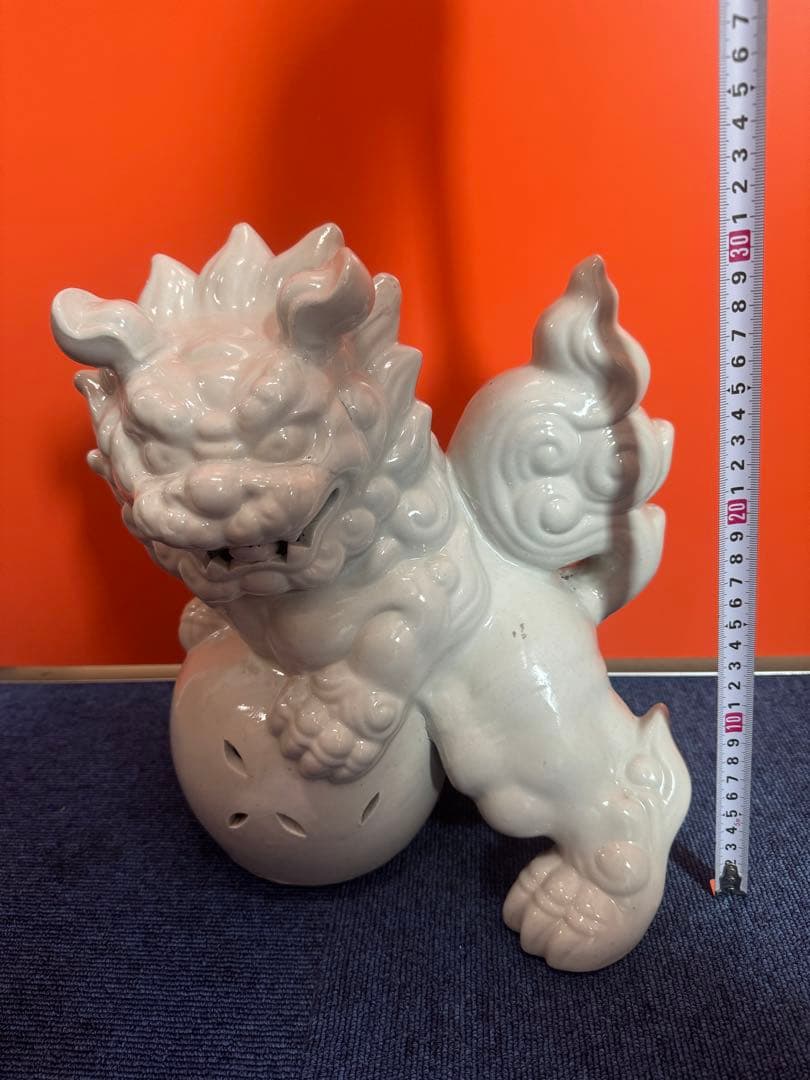 1815  九谷焼 白磁玉乗り獅子　縁起物 獅子置物 高さ約32cm  時代物