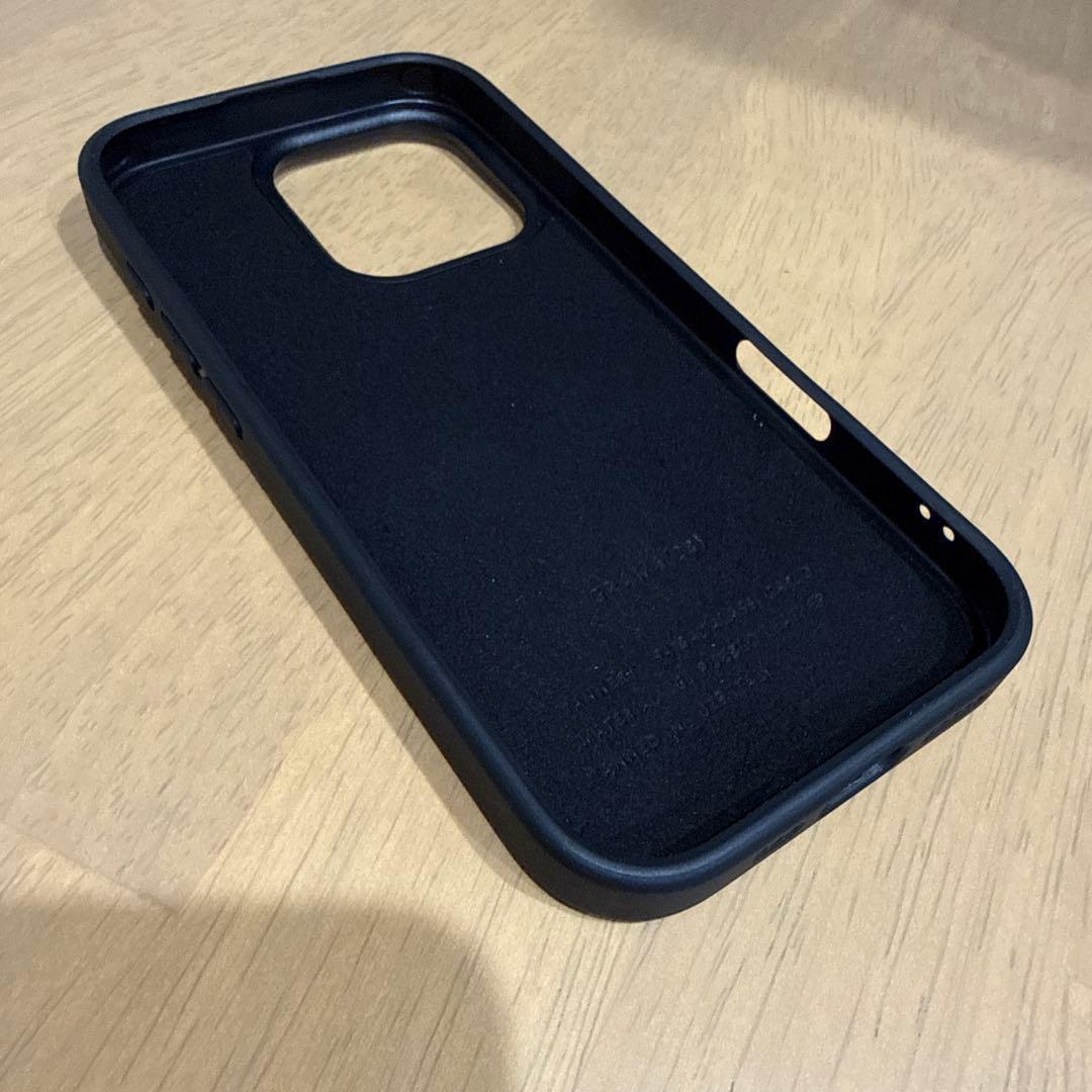 grams28 121 MagSafe スノーフレークiPhone 16 Pro