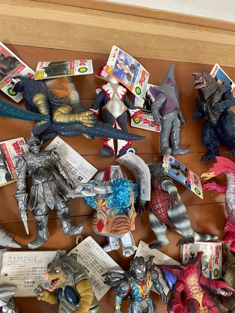 輝*様 タグ付き　ウルトラマンティガ　ダイナ　ガイア　怪獣シリーズ　ソフビ　まと