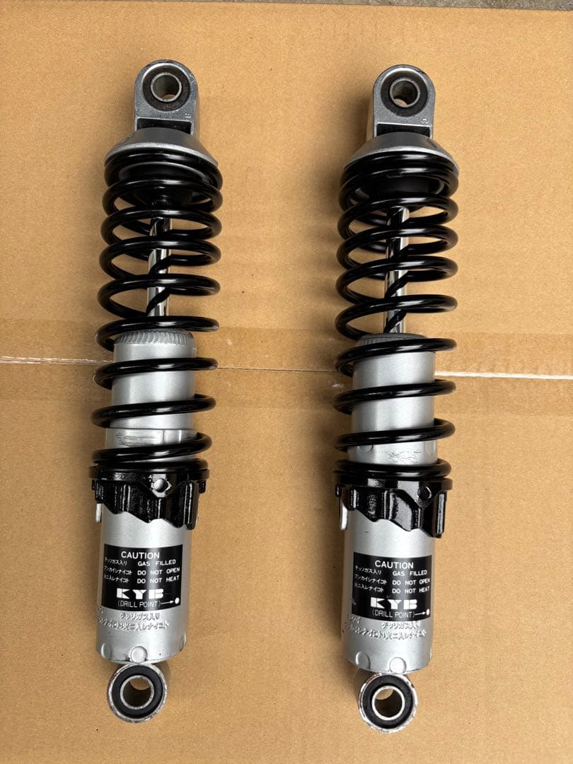 KYB TGS325 リアショック　リアサス