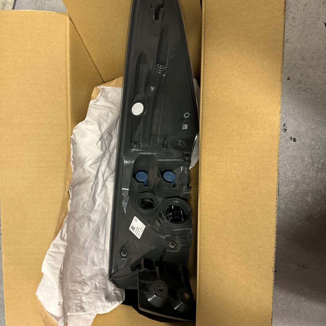 TOYOTA ハリアー　左テール