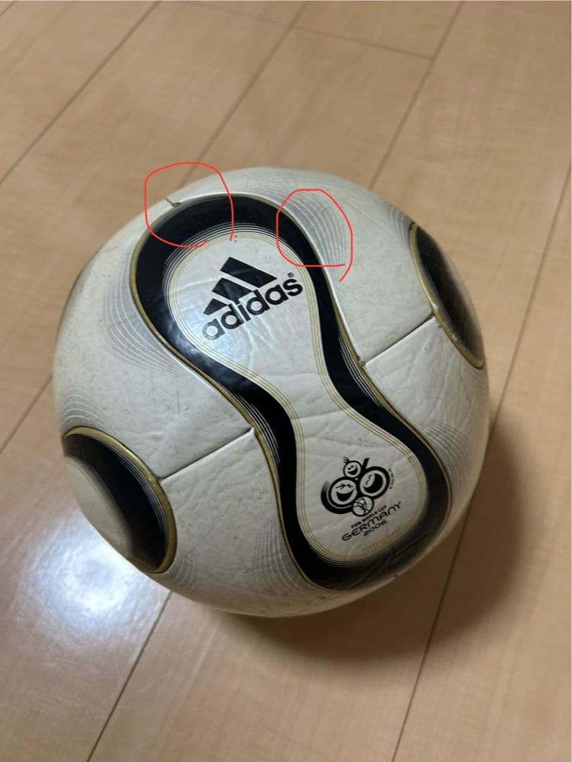 adidas TEAMGEIST FIFA承認　公式球　パンク