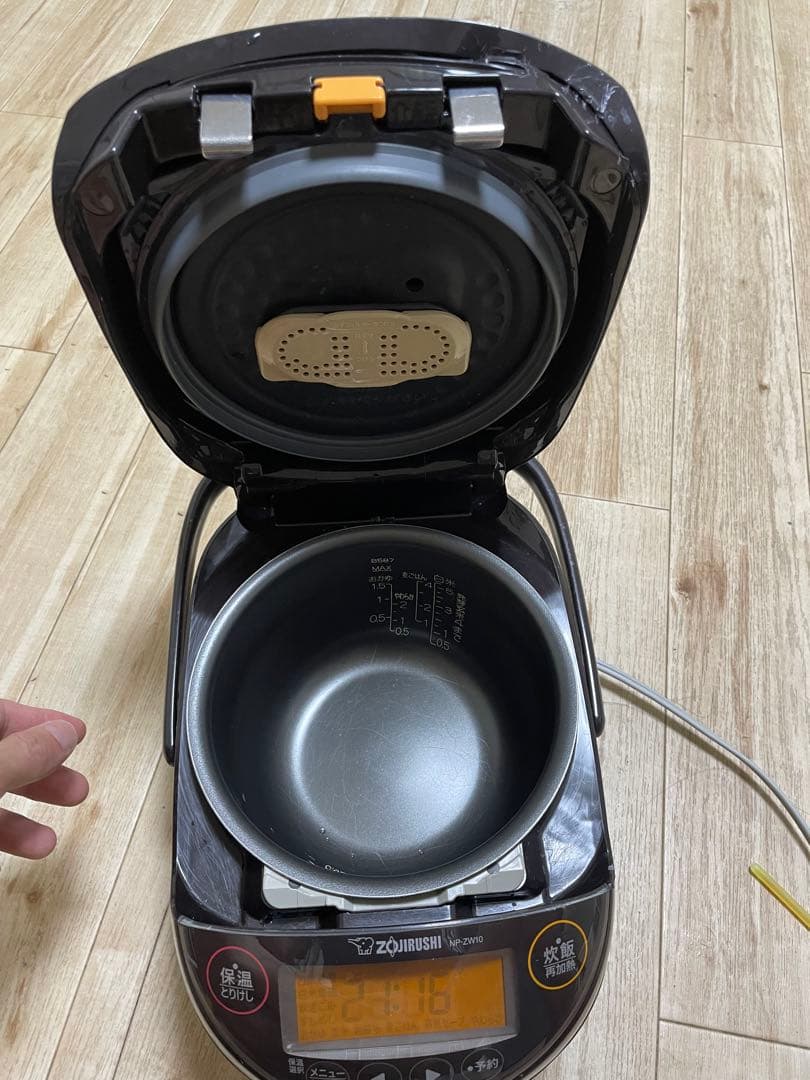 Zojirushi NP-ZW10 圧力炊飯
