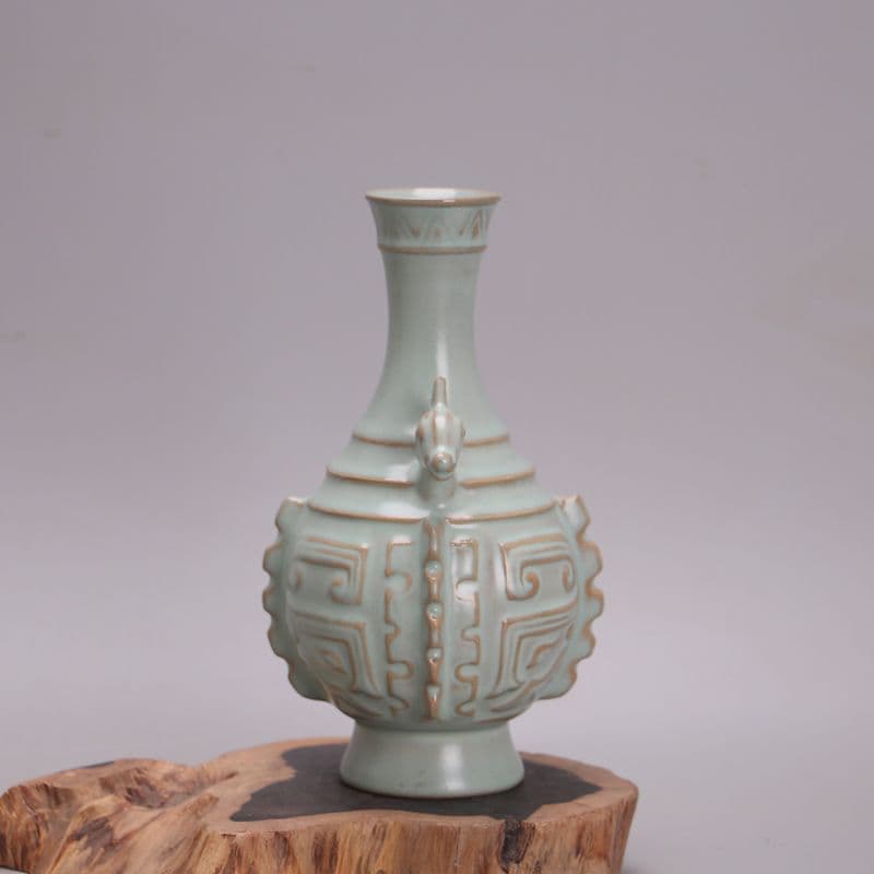 北宋汝窯元祐年双羊回紋尊瓶  景徳鎮 陶磁器 装飾品 工芸品 美術品 置物