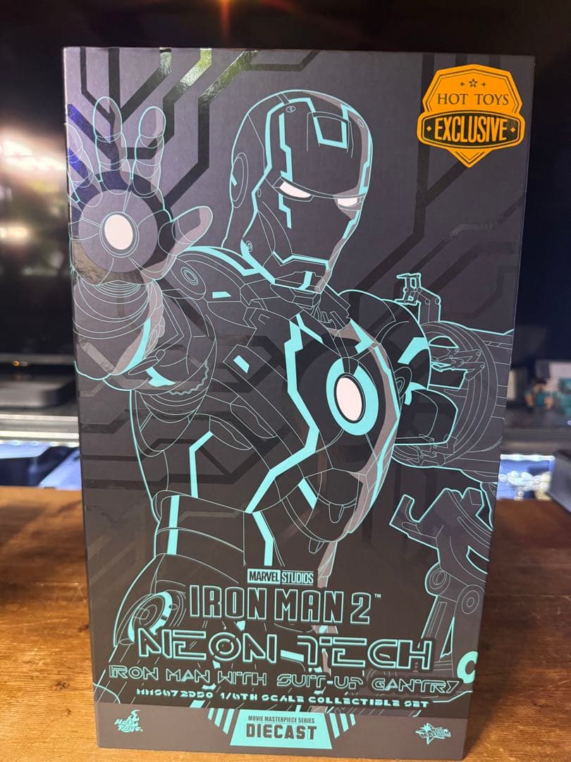 ネオンテック アイアンマン スーツアップガントリー