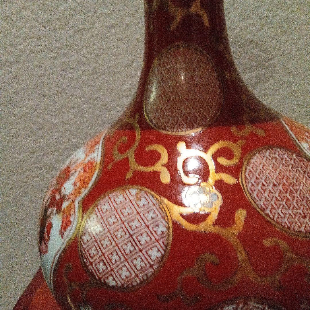 赤と白の花柄陶器花瓶