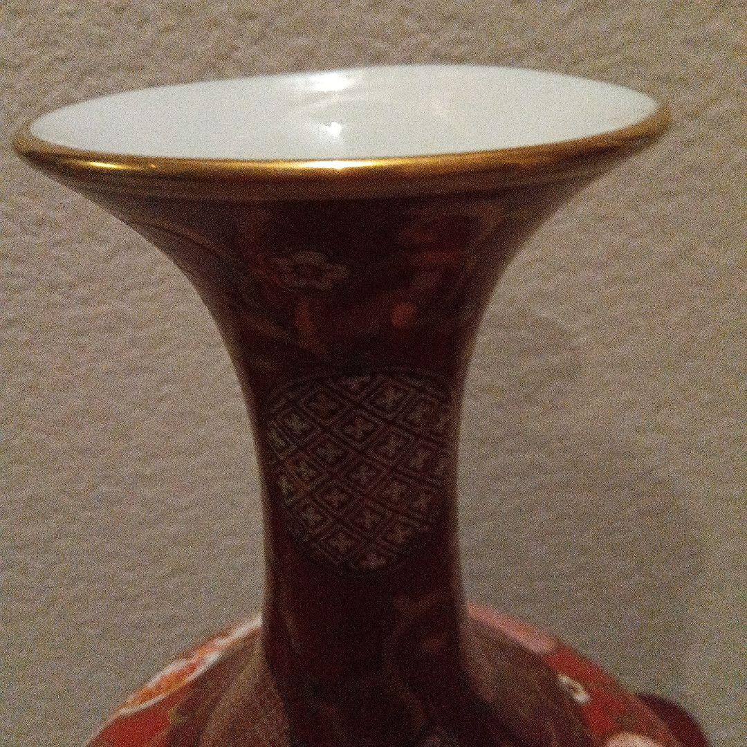 赤と白の花柄陶器花瓶