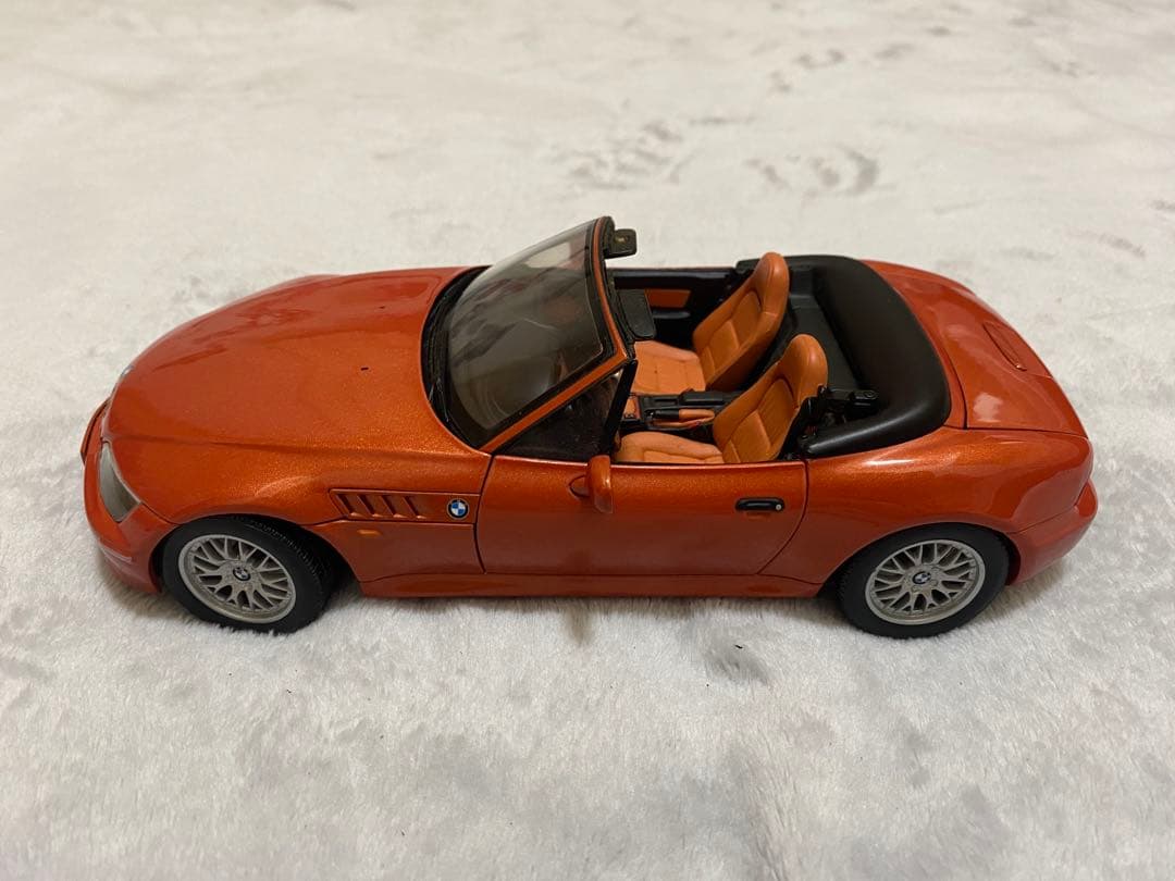 ミニカー UT BMW Z3 Series 1/18