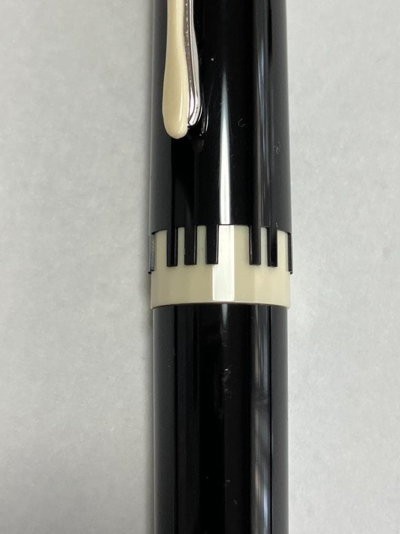 モンブランボールペン　ヘルベルト・フォン・カラヤン　2003年限定