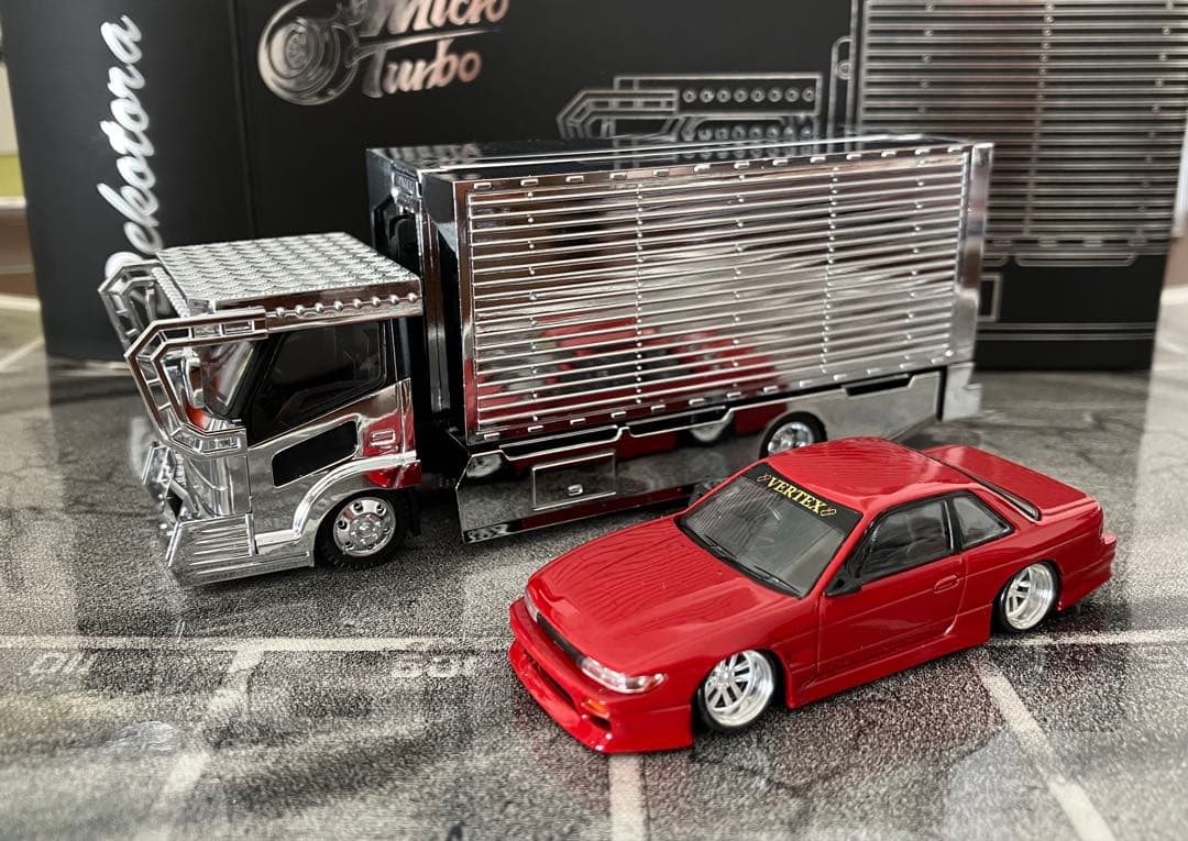 シルバー トラック型ミニカー 1/64