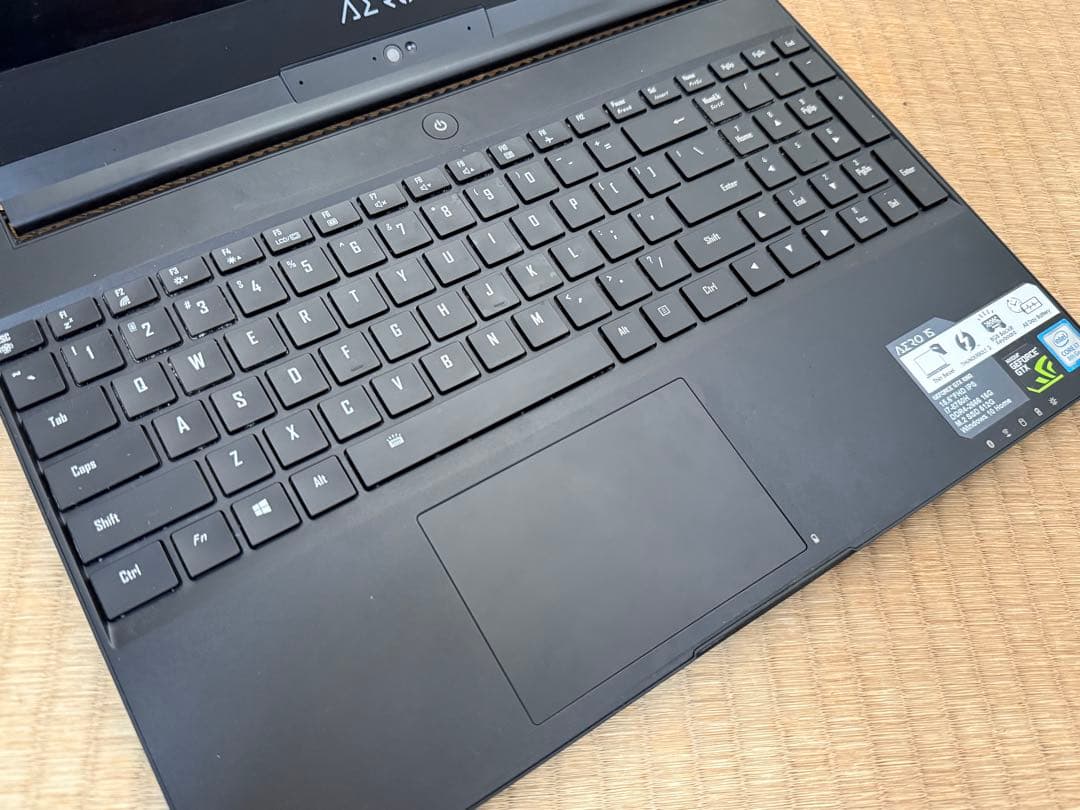 MacBook本体 Gigabyte Aero 15 inch 2018