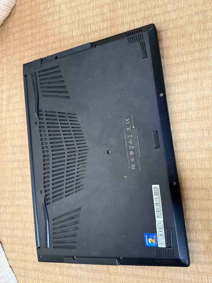 MacBook本体 Gigabyte Aero 15 inch 2018