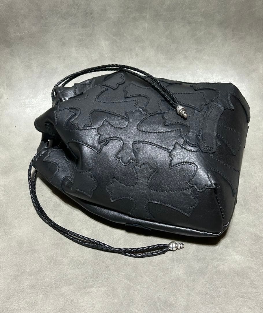 レザー巾着　クロスパッチ、総柄