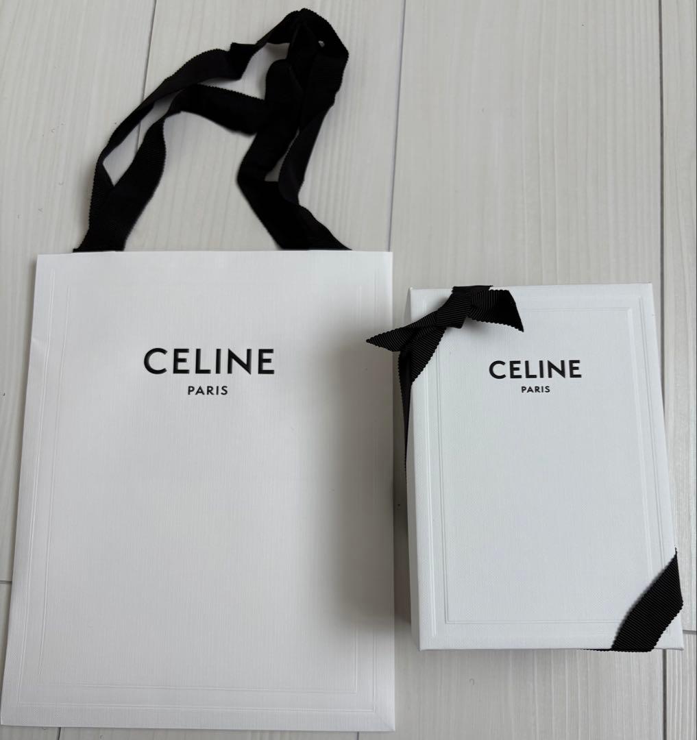 ファインウォレット CELINE ヴィクトワール 財布