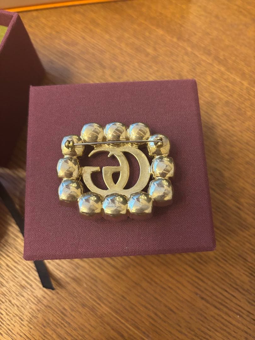 GUCCI GGロゴ パールブローチ