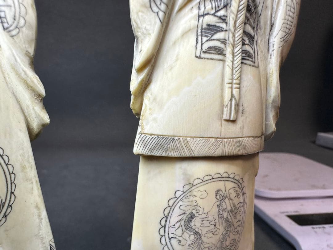 極上　中国美術　置物　唐物骨（皇帝皇后） 細密細工 天然素材　骨董コレクション