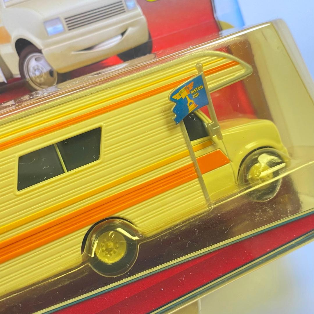 【激レア】カーズ　キャンピングカー LARRY CAMPER　マテル LAR01