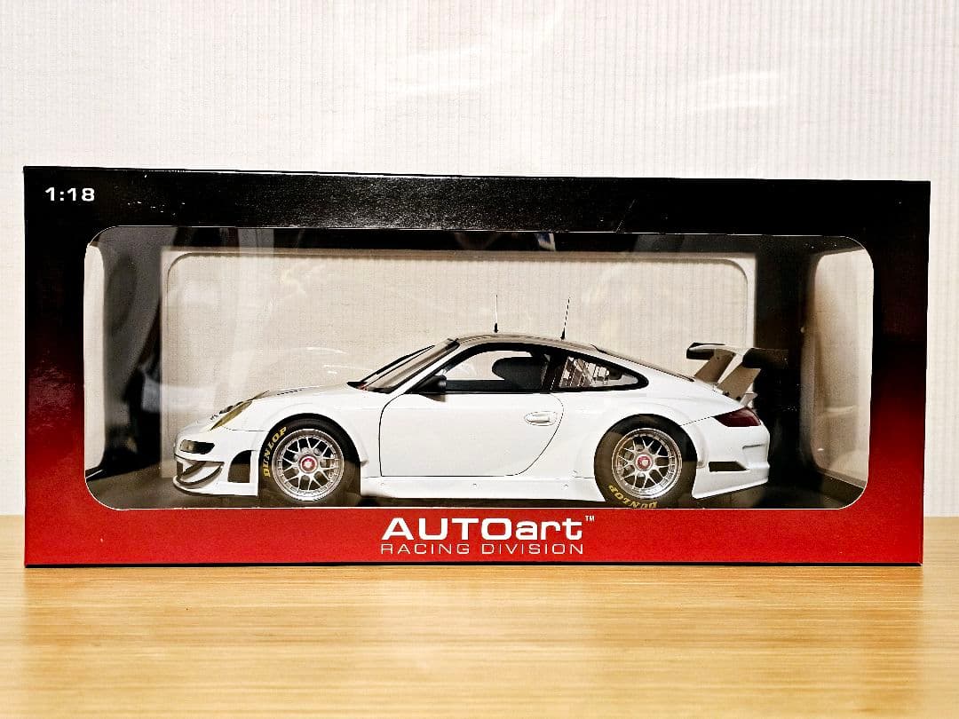 オートアート1/18 ポルシェ911(997) GT3RSR 2009