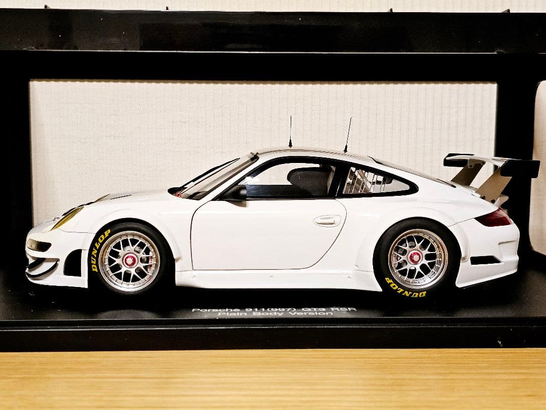 オートアート1/18 ポルシェ911(997) GT3RSR 2009