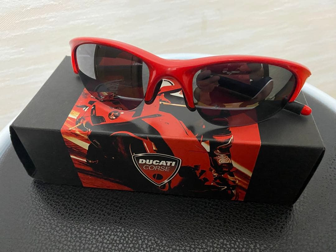 オークリーDucati Half Jacketサングラス レッド