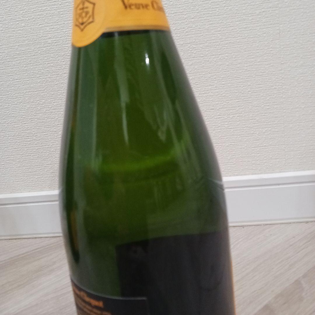 Veuve Clicquot Brut シャンパン 750ml