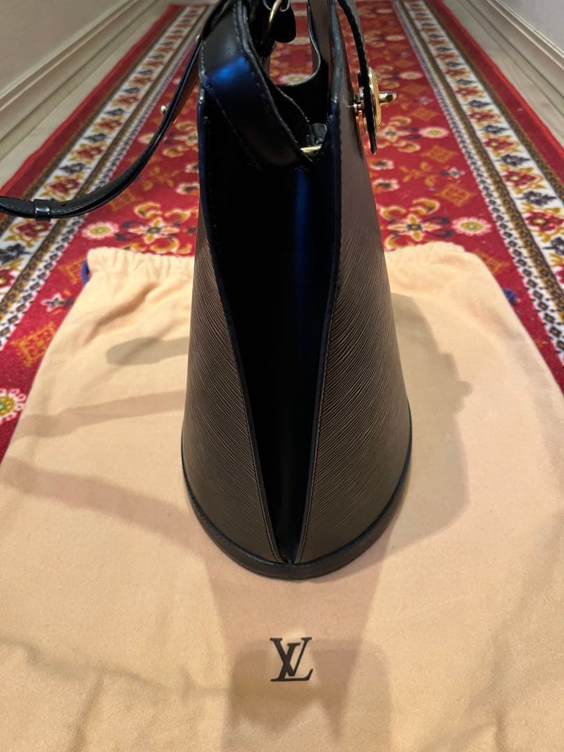 じーじ【極美品】ルイヴィトン　エピ　ショルダーバッグ