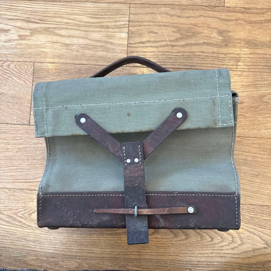 スイス軍　ミリタリーツールバッグ