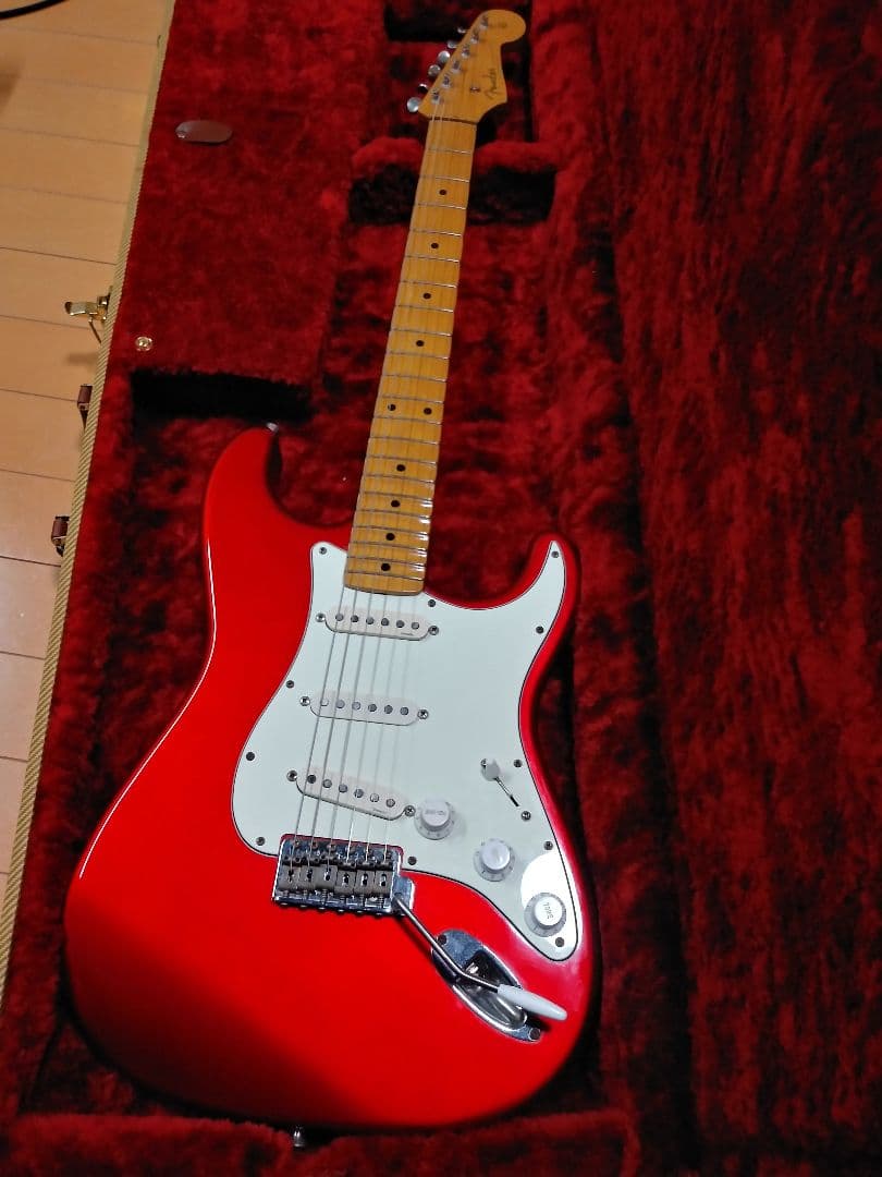 Fender japan　フェンダージャパン　ストラトキャスター　スキャロップ