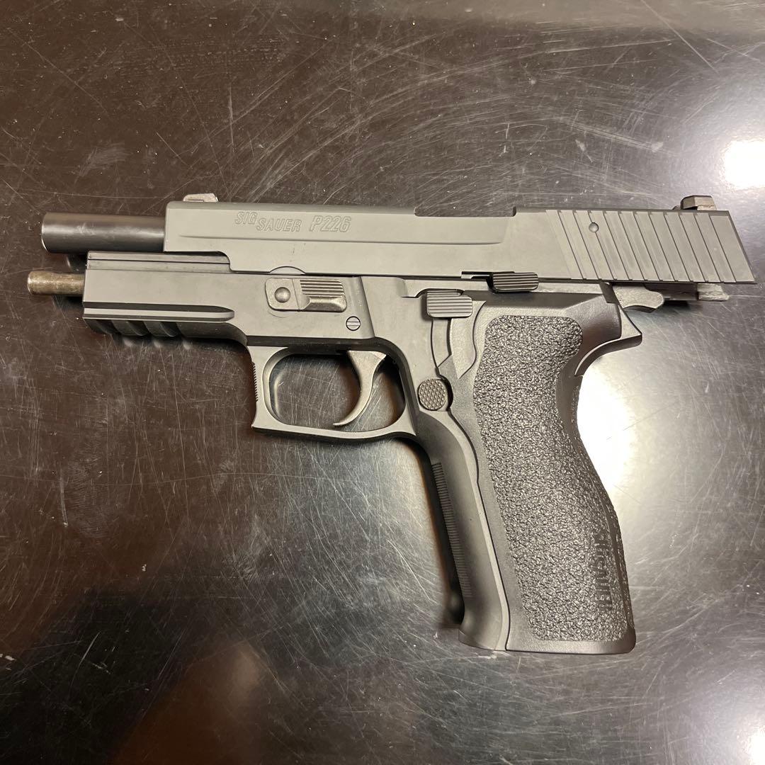 ト*モ様 東京マルイ ガスブローバックガン SIG SAUER P226 E2