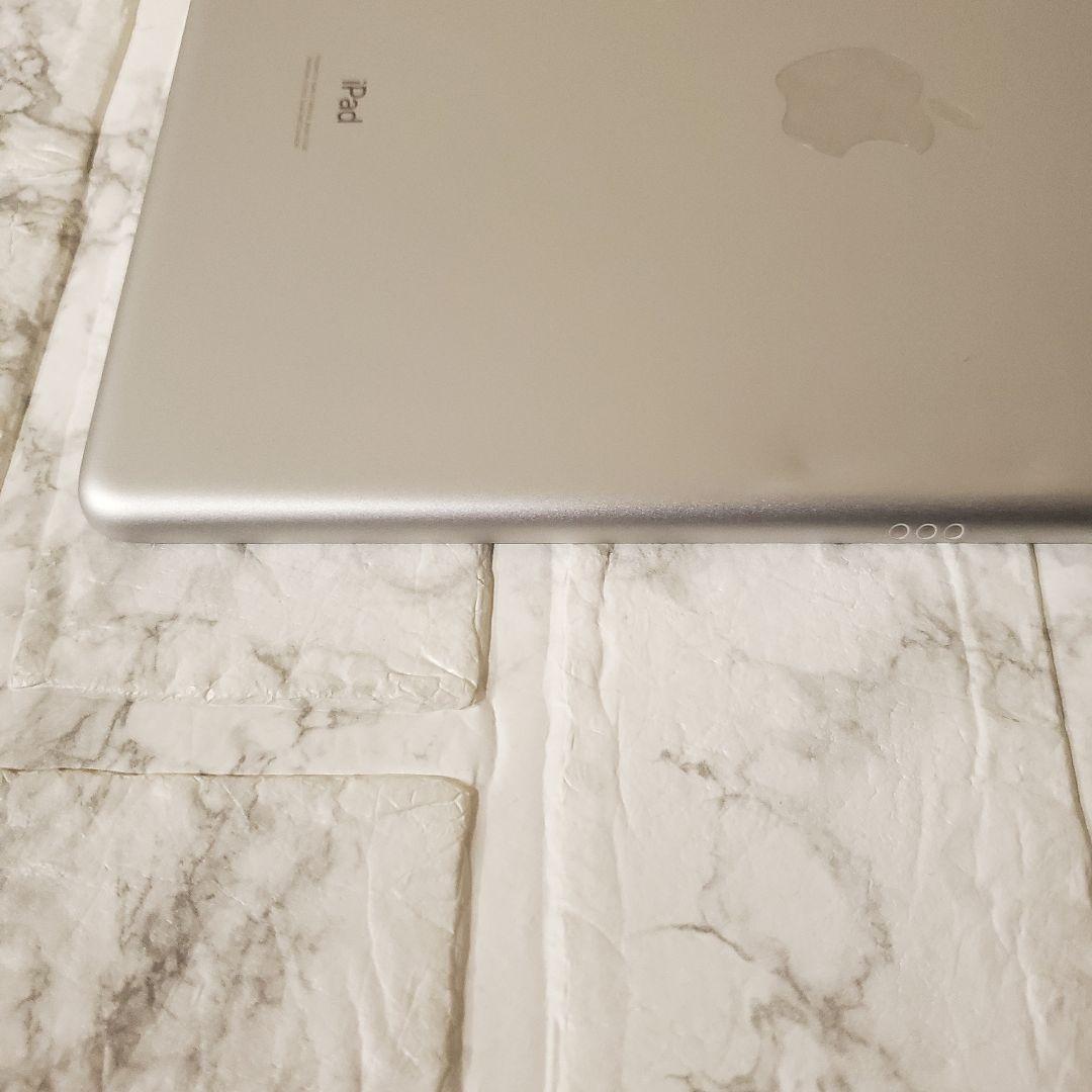 262 iPad 7世代 128GB SIMフリー シルバー
