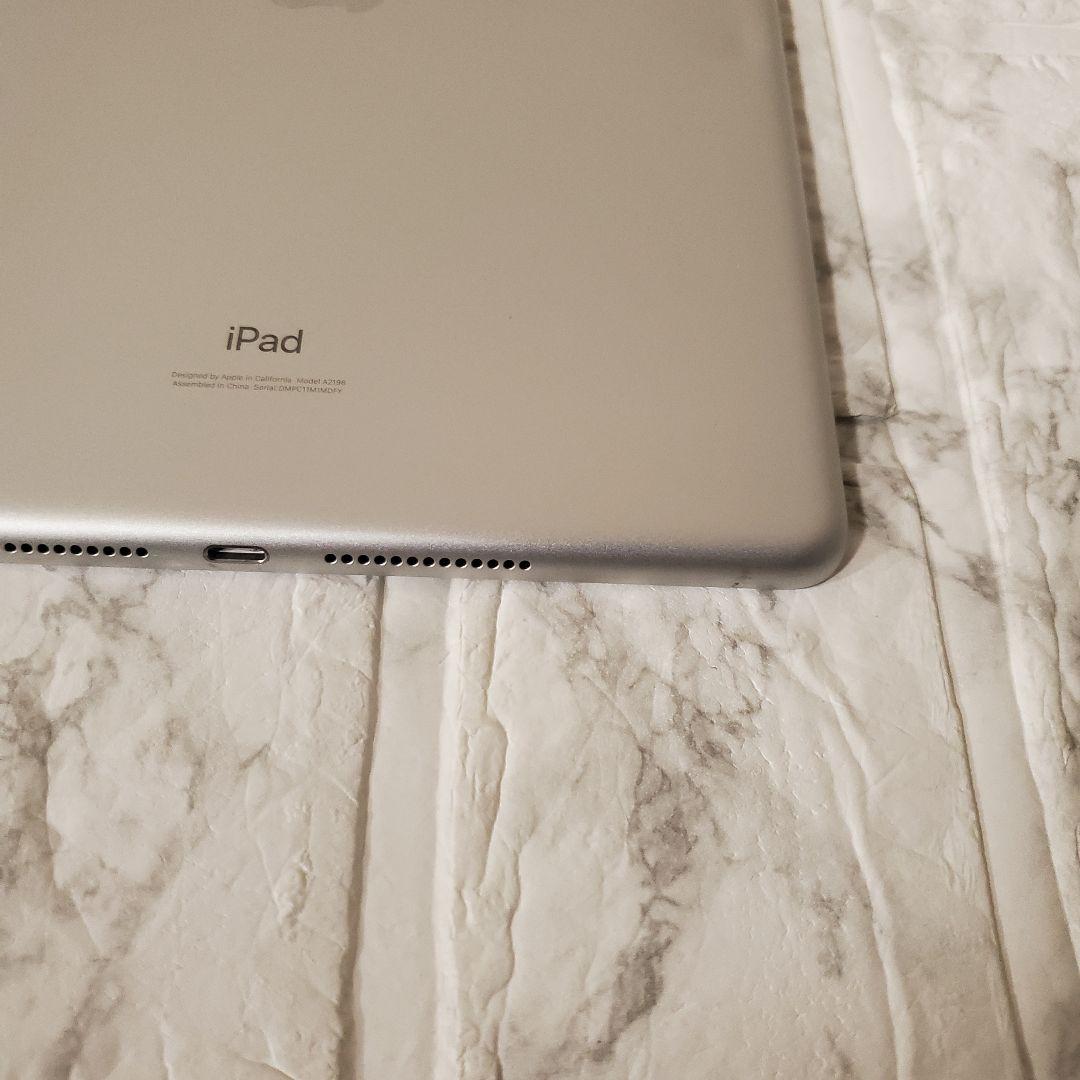 262 iPad 7世代 128GB SIMフリー シルバー