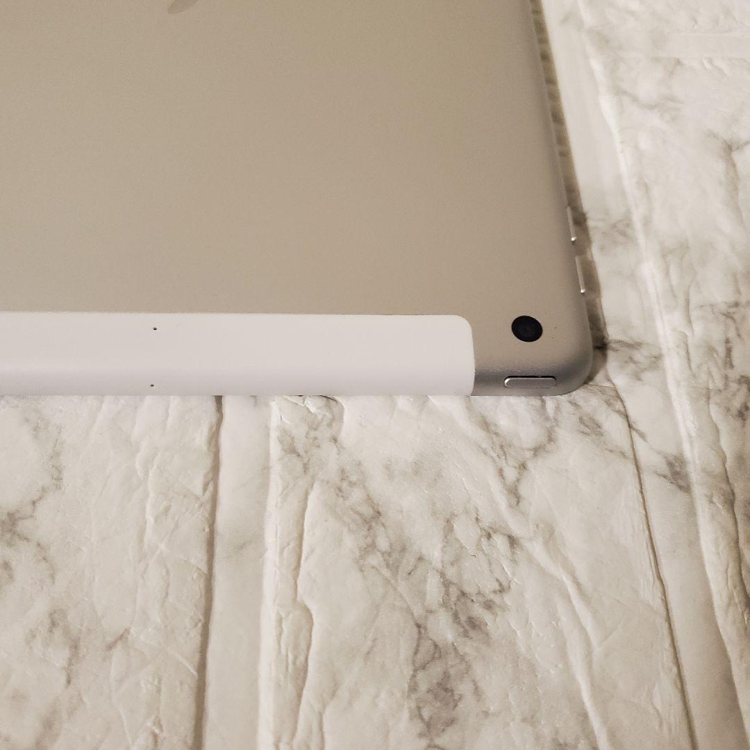 262 iPad 7世代 128GB SIMフリー シルバー