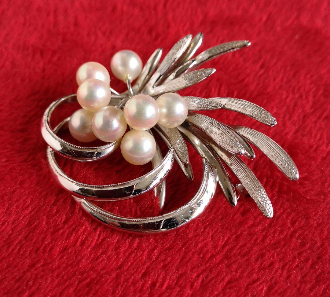 ヴィンテージ シルバー製 ブローチ アコヤ本真珠 8粒装飾 植物モチーフ 447