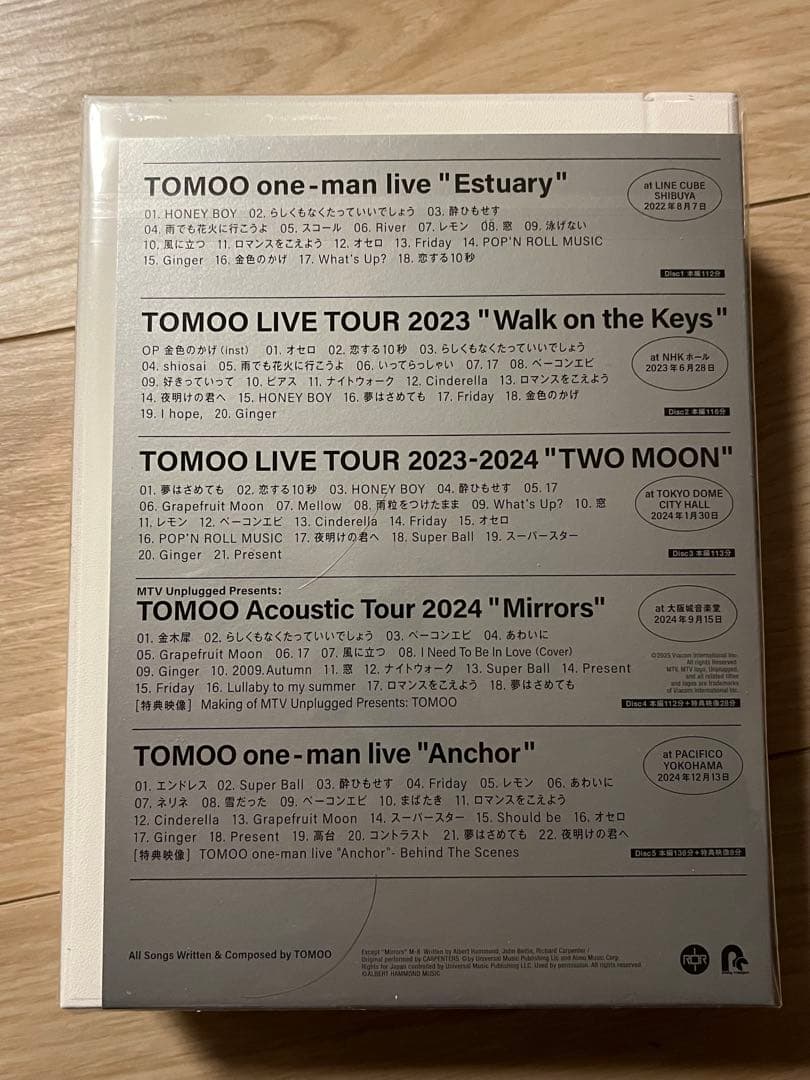 TOMOO/LIVE BOX 2022-2024〈数量限定生産〉 特典バッヂ付き