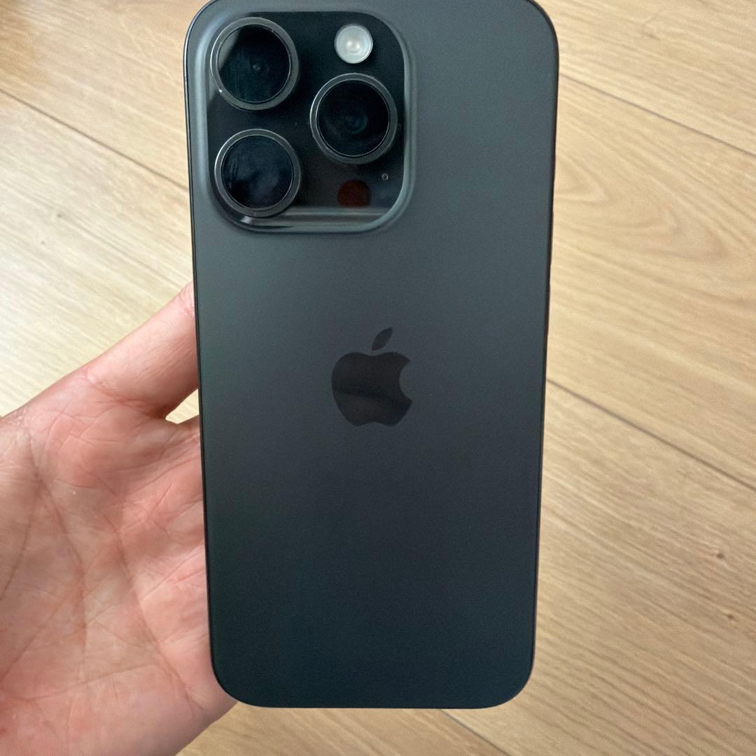 携帯電話本体 iPhone15pro 256GB