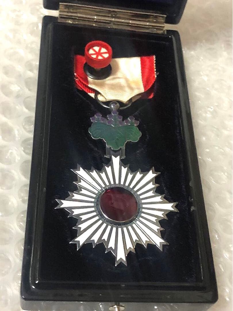 勲六等単光旭日章 旧字共箱 略綬付 襟章 記章 旧日本軍 大日本帝国 陸軍 海軍