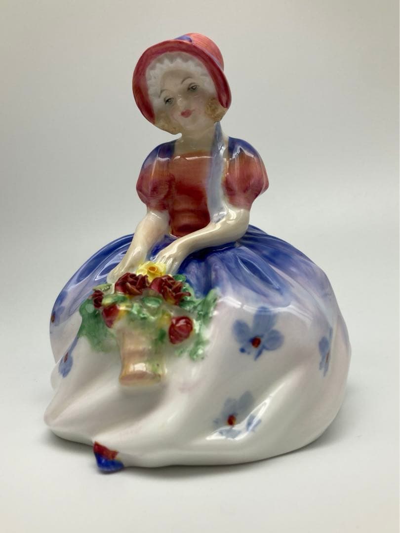 ロイヤルドルトン　フィギュリン　MONICA 陶磁器人形