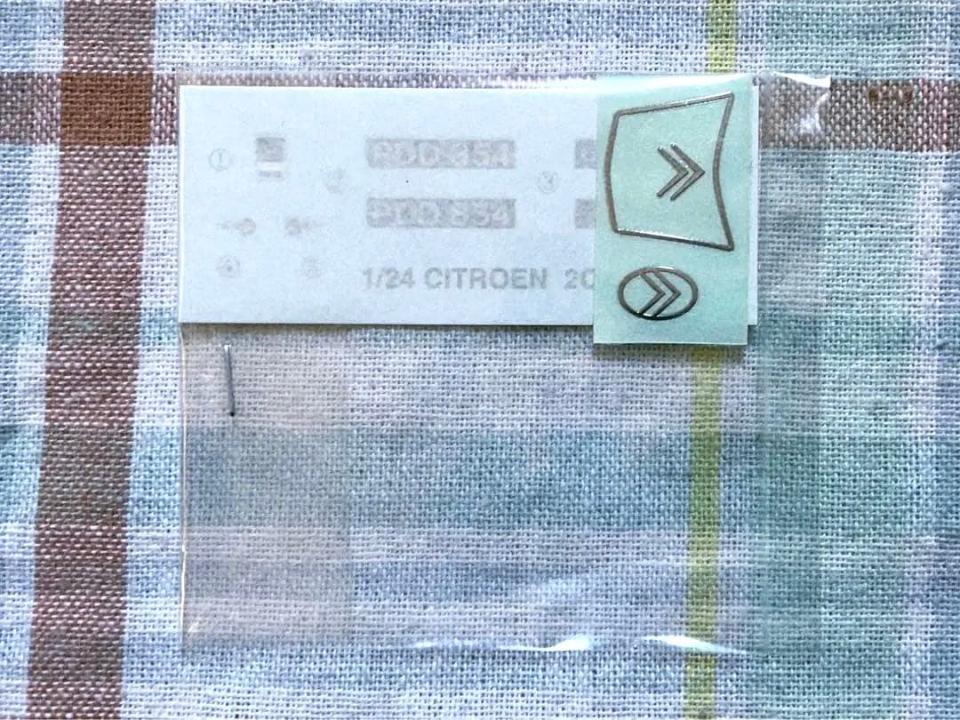 絶版 エブロ 1/24 シトロエン 2CV ピックアップ トラック