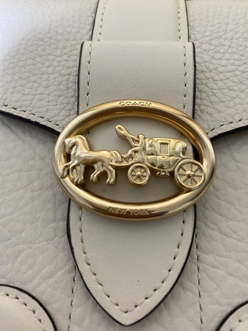 COACH ホワイトレザー ショルダーバッグ 馬車ロゴ ゴールドチェーン 美品