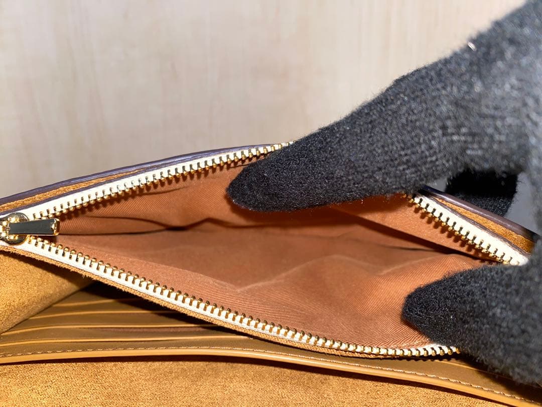 COACH ホワイトレザー ショルダーバッグ 馬車ロゴ ゴールドチェーン 美品