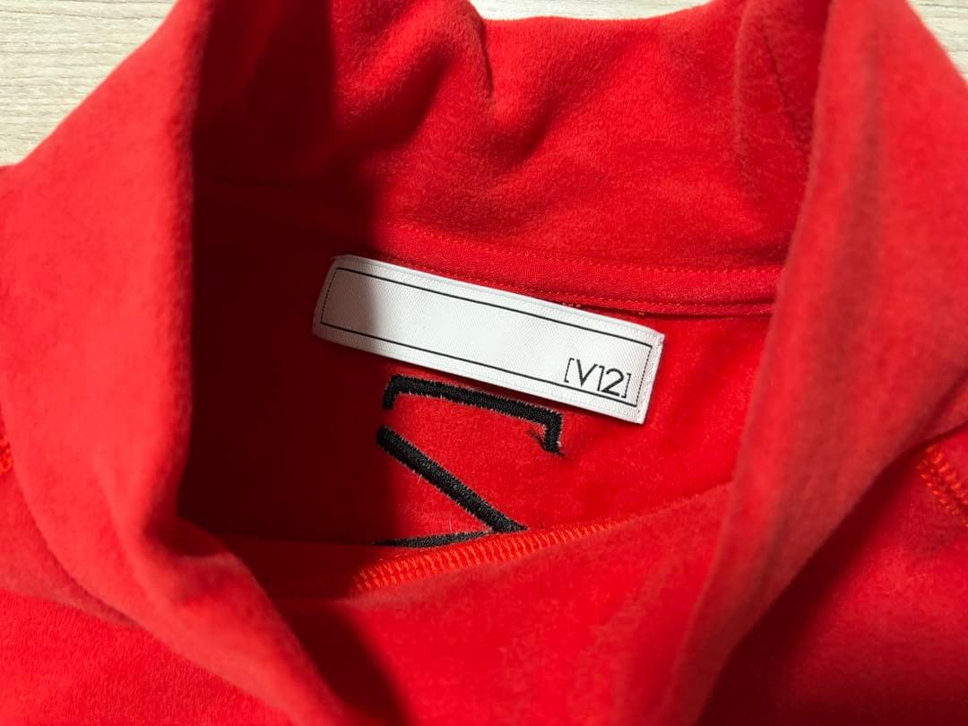 V12 オーバーサイズモックネック